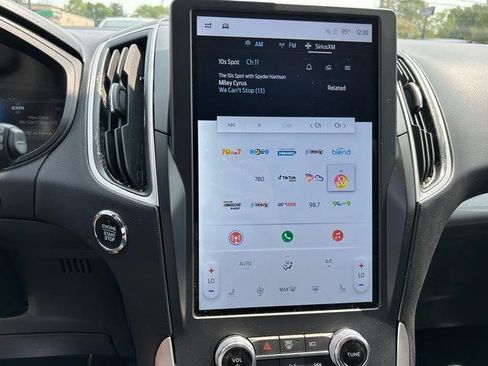 Used 2024 Ford Edge SEL image 17