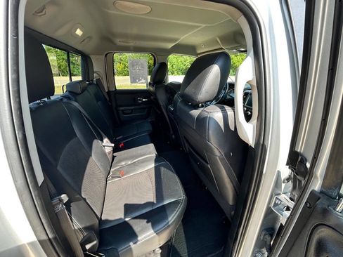 Used 2017 RAM 1500 Laramie RWD image 13