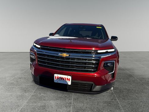 New 2026 Chevrolet Traverse LT w/ Driver Confidence Package AWD/4WD image 8