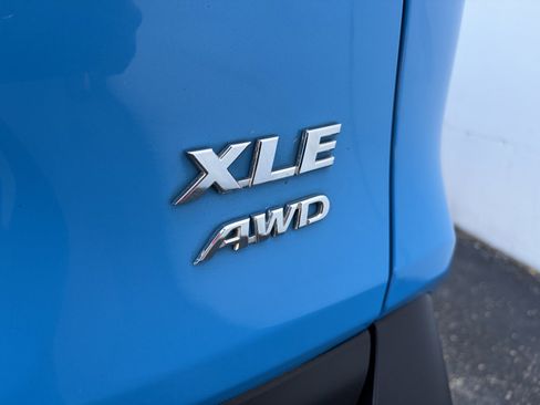 Used 2021 Toyota RAV4 XLE Premium AWD/4WD image 35