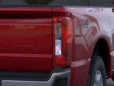 New 2026 Ford F250 XLT w/ FX4 Off-Road Package AWD/4WD image 21