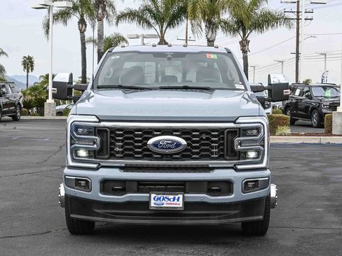 Used 2025 Ford F350 Platinum w/ Platinum Plus Package image 2