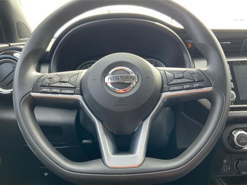Used 2020 Nissan Kicks SV image 14