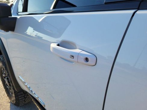 Used 2024 GMC Sierra 2500 AT4X image 11