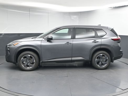 Used 2026 Nissan Rogue SV image 5