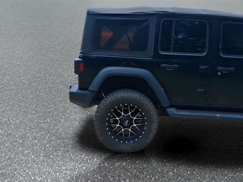 Used 2018 Jeep Wrangler Unlimited Sport S AWD/4WD image 8