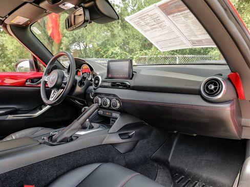 Used 2019 MAZDA MX-5 Miata RF Grand Touring image 5