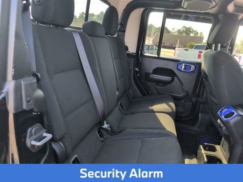 Certified 2022 Jeep Gladiator Willys image 29