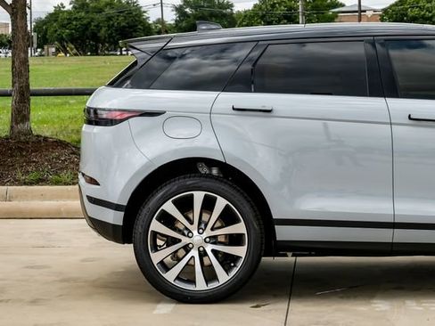 New 2026 Land Rover Range Rover Evoque S AWD/4WD image 8