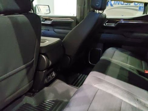 Used 2023 Chevrolet Silverado 1500 LT AWD/4WD image 12