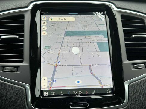 Used 2025 Volvo XC90 B5 Core image 28