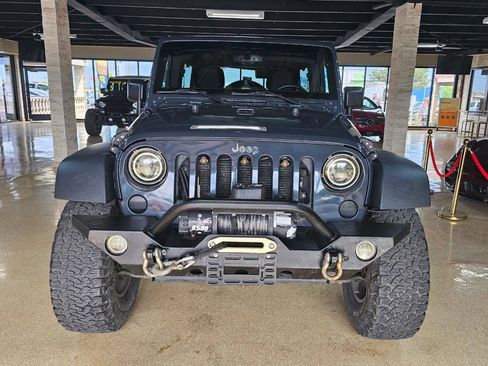 Used 2018 Jeep Wrangler Unlimited Sport S AWD/4WD image 2