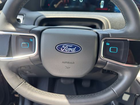 Certified 2025 Ford Expedition Active AWD/4WD image 12