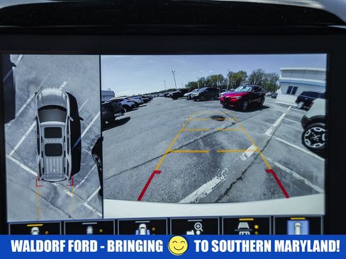 Used 2023 Chevrolet Traverse LT w/ LT Premium Package AWD/4WD image 47