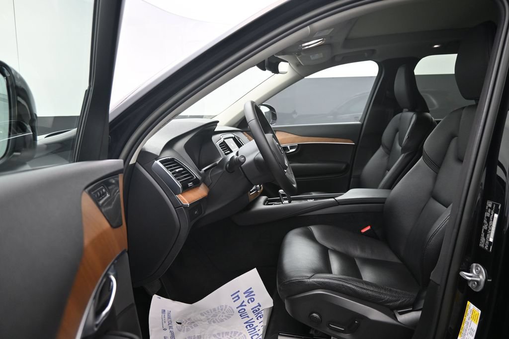 Certified 2023 Volvo XC90 B6 Plus w/ Protection Package Premier AWD/4WD image 11