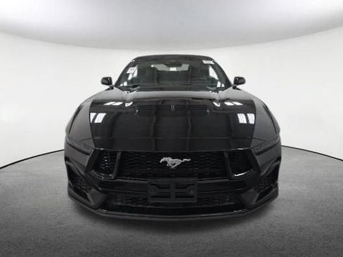 Used 2025 Ford Mustang GT Premium RWD image 2