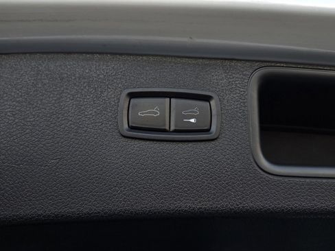 Used 2024 Porsche Macan image 28