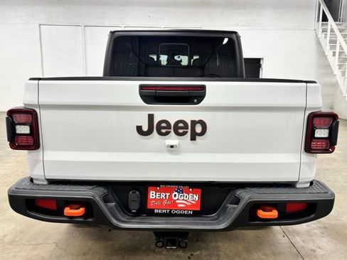 Used 2026 Jeep Gladiator Mojave AWD/4WD image 6
