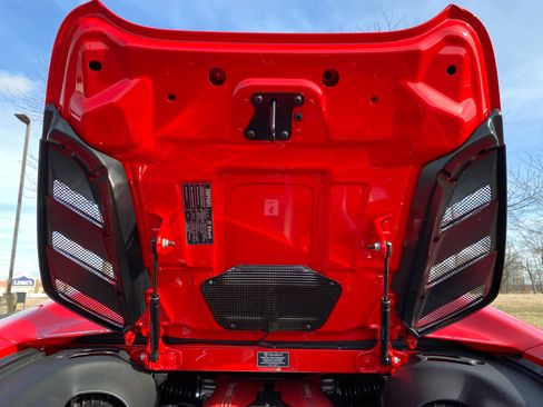 Used 2018 Ferrari 488 Spider image 18