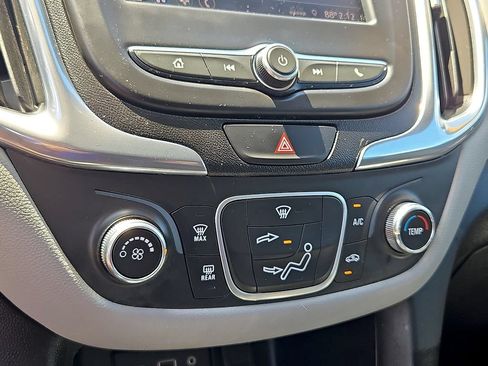 Used 2020 Chevrolet Equinox LS w/ LPO, Cargo Package FWD image 19