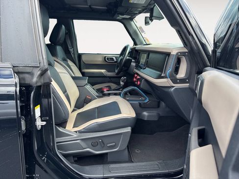 Used 2022 Ford Bronco Wildtrak AWD/4WD image 11