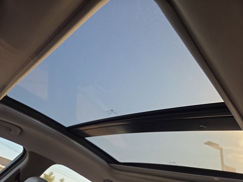 Used 2017 Chevrolet Malibu Premier w/ Premier Sun and Wheel Package image 20