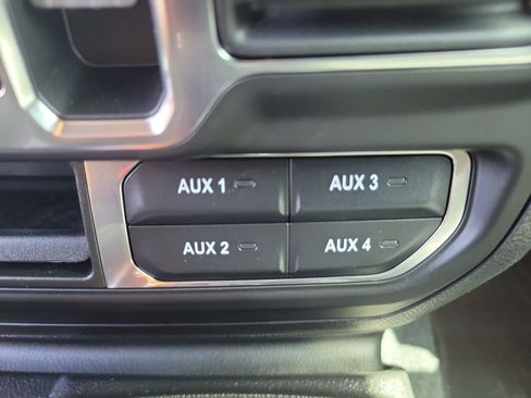 Used 2022 Jeep Wrangler Unlimited Sahara AWD/4WD image 27