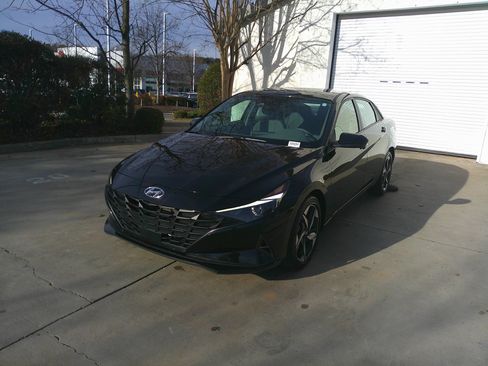 Used 2023 Hyundai Elantra SEL w/ Convenience Package image 6