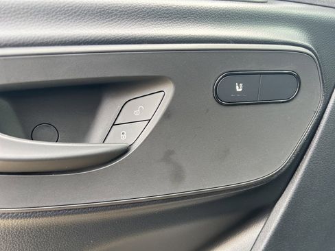 Used 2024 Mercedes-Benz Sprinter 2500 image 21