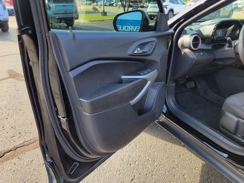 Used 2024 Chevrolet Trax RS w/ Sunroof Package FWD image 6