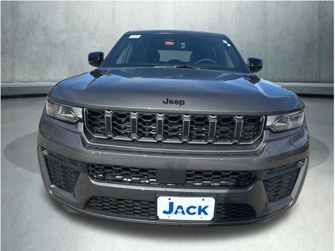 New 2026 Jeep Grand Cherokee Altitude AWD/4WD image 10