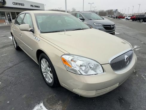 Used 2009 Buick Lucerne CXL image 2