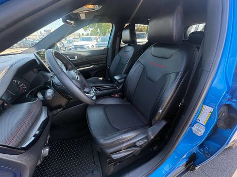 Used 2025 Jeep Compass Trailhawk AWD/4WD image 35