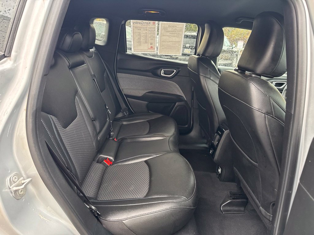 Used 2024 Jeep Compass Latitude AWD/4WD image 29
