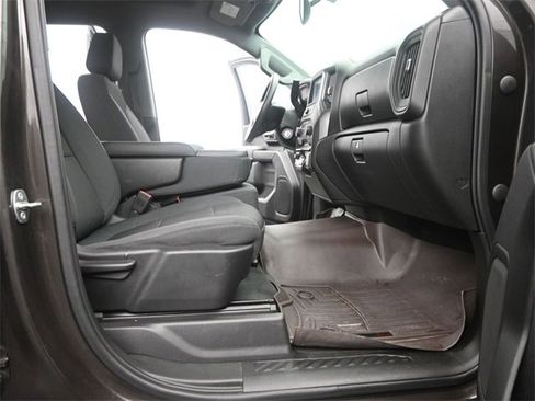 Used 2020 Chevrolet Silverado 2500 Custom w/ Custom Value Package image 18