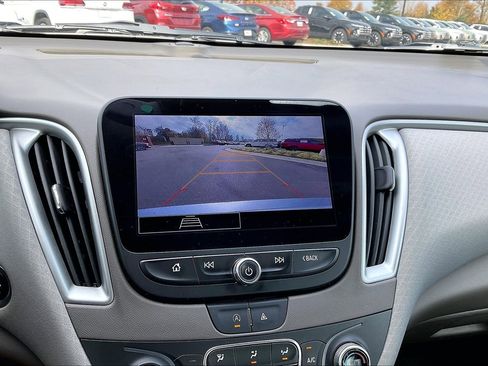 Used 2023 Chevrolet Malibu LT image 14