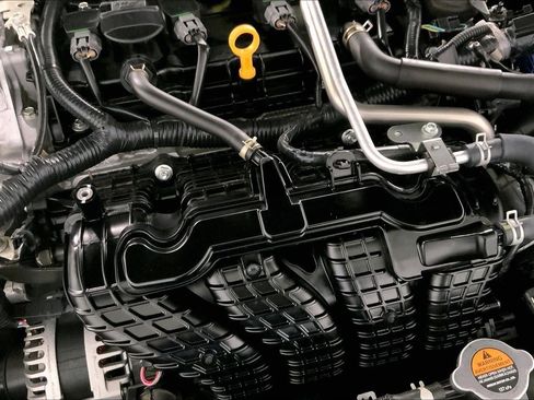 Used 2025 Nissan Altima 2.5 SV image 30