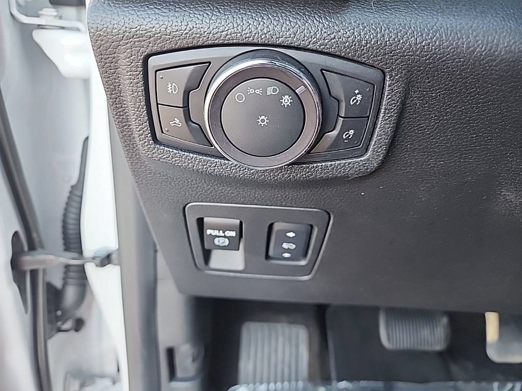 Used 2018 Ford F150 XLT w/ Equipment Group 302A Luxury AWD/4WD image 14