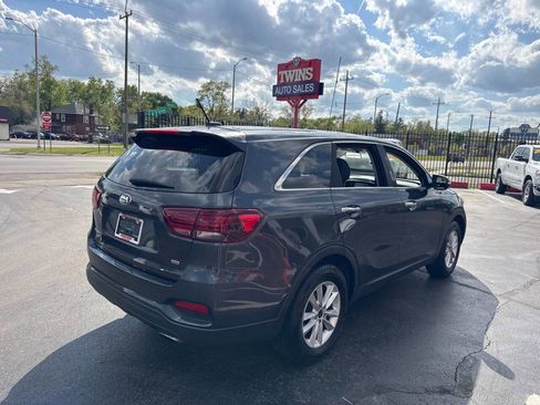Used 2019 Kia Sorento FWD image 5