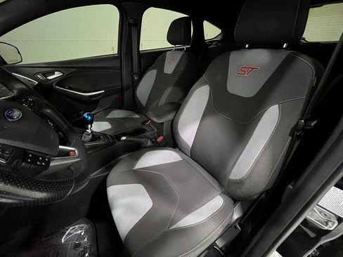 Used 2018 Ford Focus ST FWD image 12