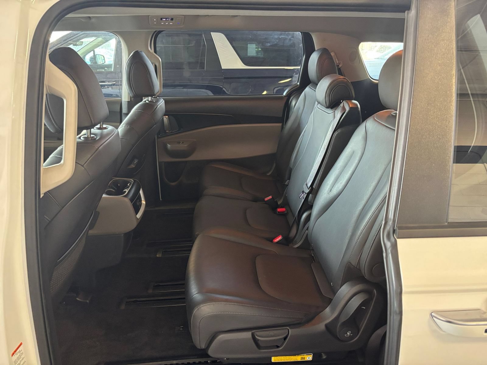 Used 2026 Kia Carnival FWD image 27