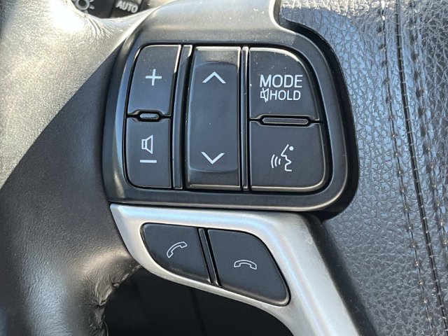 Used 2018 Toyota Highlander XLE AWD/4WD image 36