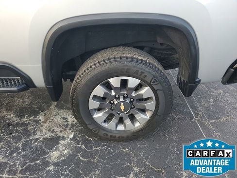 Used 2022 Chevrolet Silverado 2500 Custom w/ Custom Value Package image 22