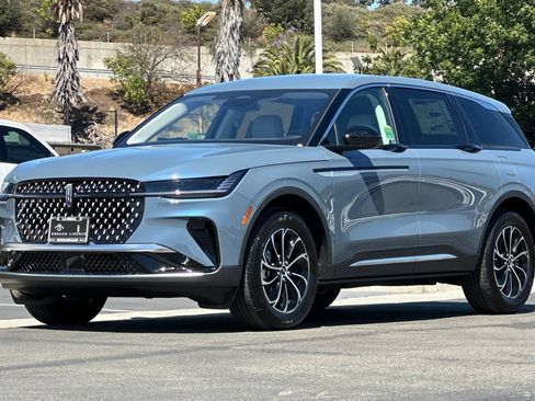 New 2026 Lincoln Nautilus Premier AWD/4WD image 7