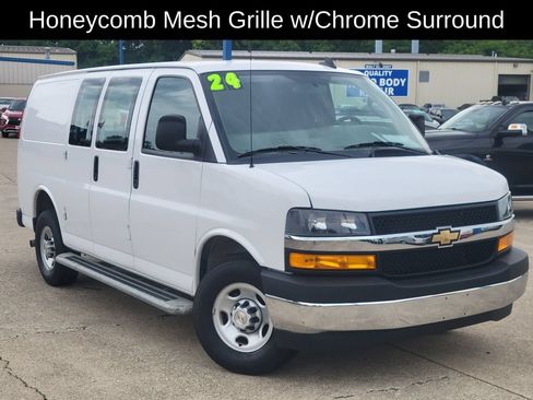 Used 2024 Ford Transit 250 Low Roof w/ Exterior Upgrade Package RWD image 24