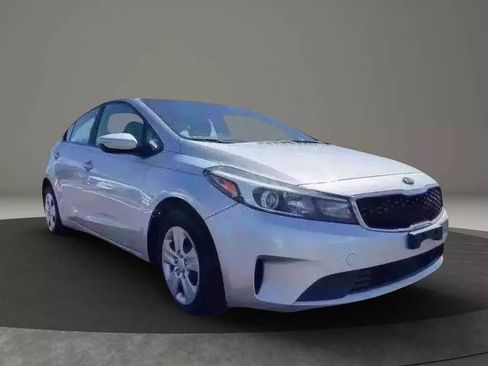 Used 2017 Kia Forte LX FWD image 11