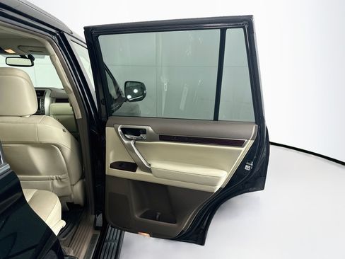 Used 2017 Lexus GX 460 Premium w/ Premium Package AWD/4WD image 32