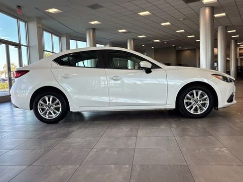 Used 2015 MAZDA MAZDA3 i Grand Touring image 2