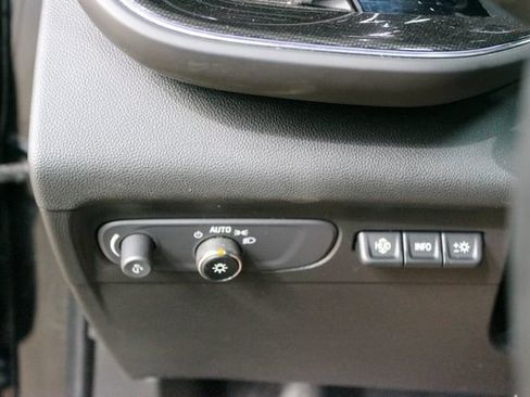 Used 2021 Buick Envision Essence w/ Technology Package I AWD/4WD image 14