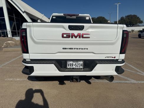 Used 2024 GMC Sierra 2500 AT4 w/ AT4 Premium Plus Package image 6